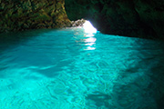 沖縄の美しい海と青の洞窟をどちらも満喫！